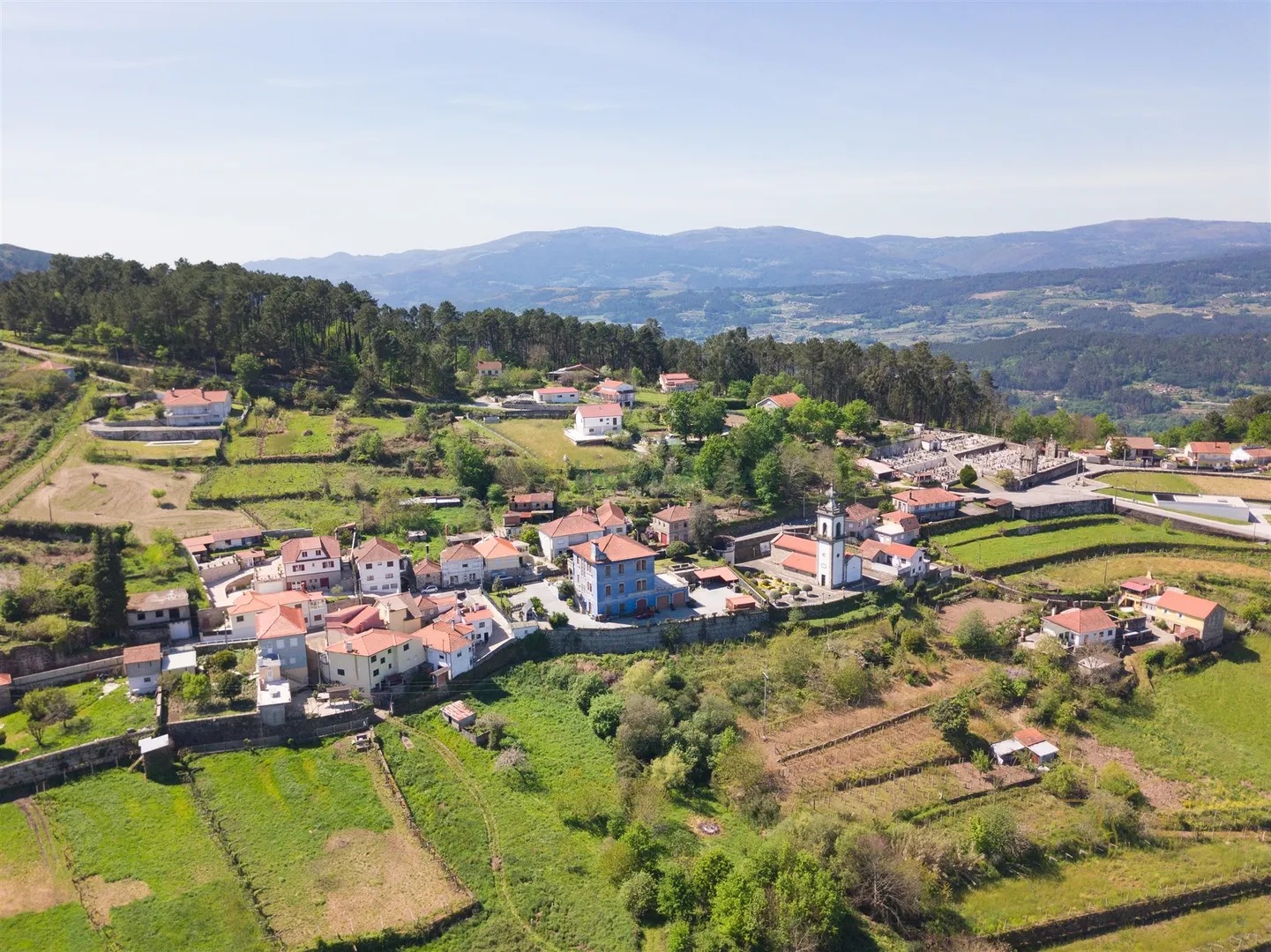 Moradia para restauro na Aldeia Pontes, Castro Laboreiro, Viana do Castelo